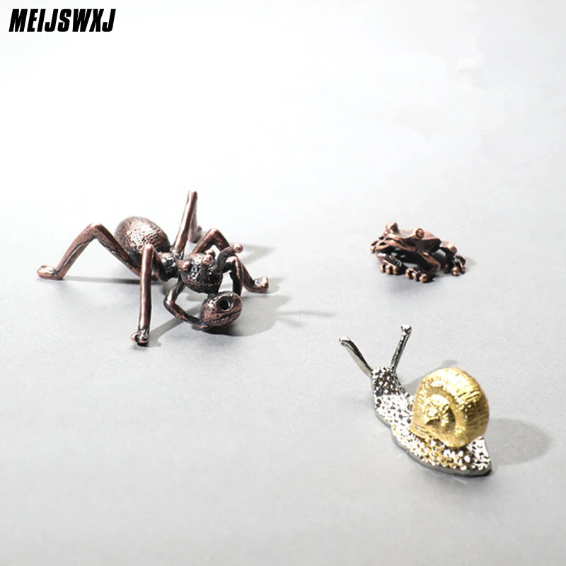 

2017 Meijswxj Cute Miniature Snails Frog Animals Alloy DIY Handmade Craft Flame Incense Burner Garden Crafts Home Decoration 1PC