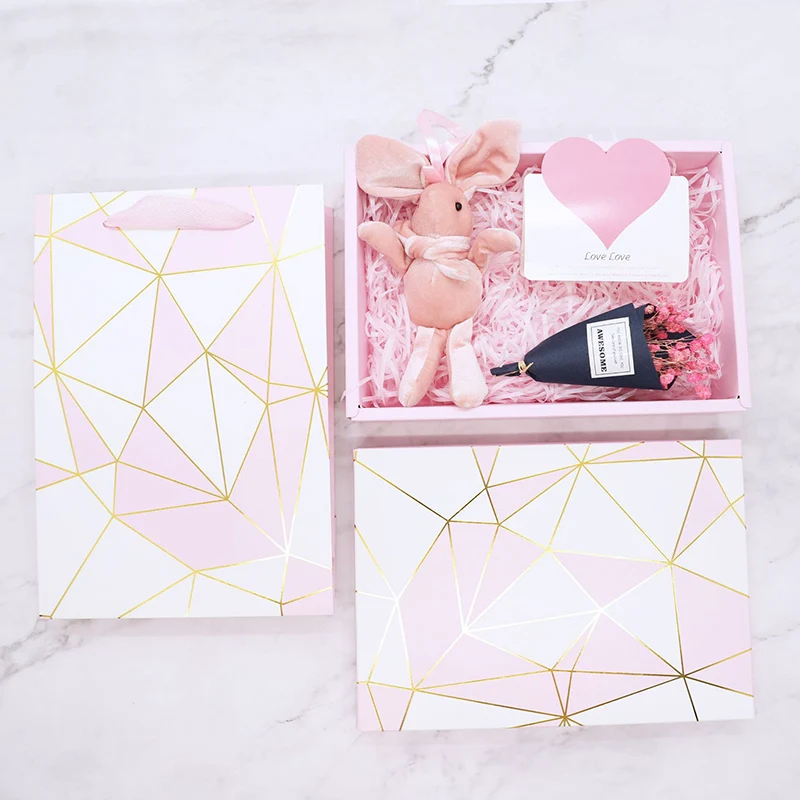 

Pink Shredded Paper Raffia DIY Gift Box Paperboard Cookie Cake Candy Box Hot Stamping Cardboard Luxury Wedding Gift Candy Box