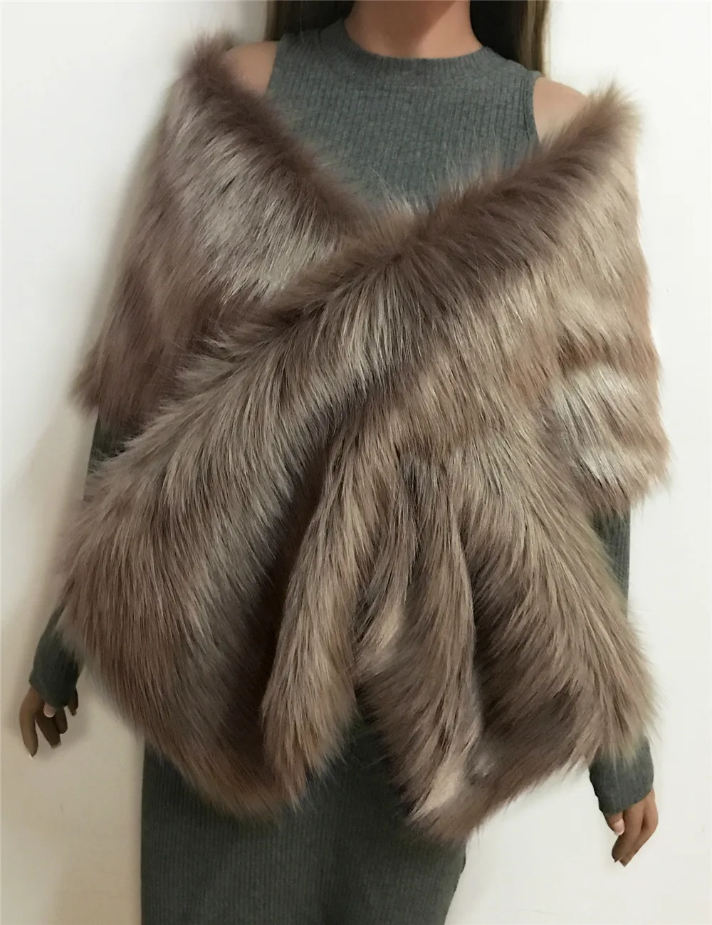 The autumn and winter new imitation fur big cape neck scarf multi-color joker scarf bride dress cross cape (6)