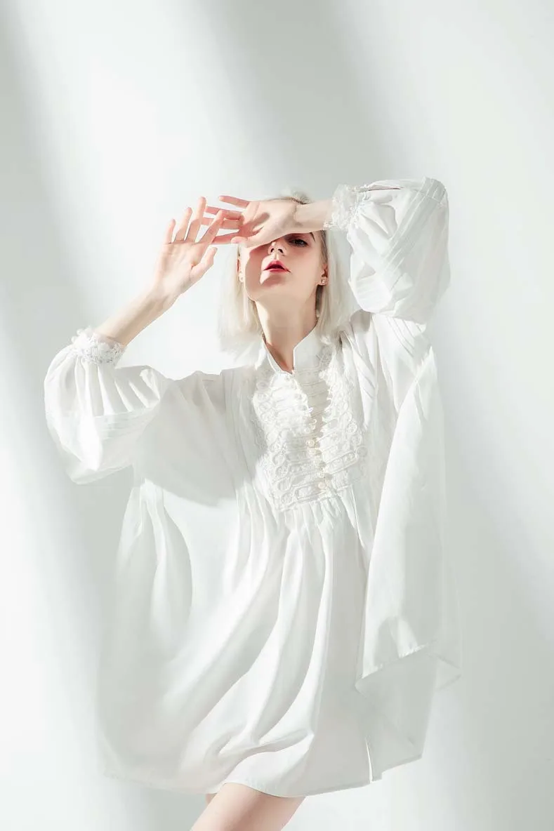 [EAM] Новое весенне-Летнее белое свободное платье-рубашка со стоячим воротником и длинным рукавом-фонариком с пряжкой большого размера Женская мода JO370