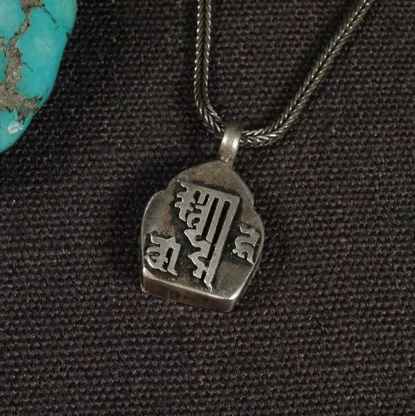 

Handmade Small Nepalese 925 Silver Klachakra Gau Pendant Necklace 925 Sterling Buddhist Prayer Box Pendant Lucky Symbol amulet