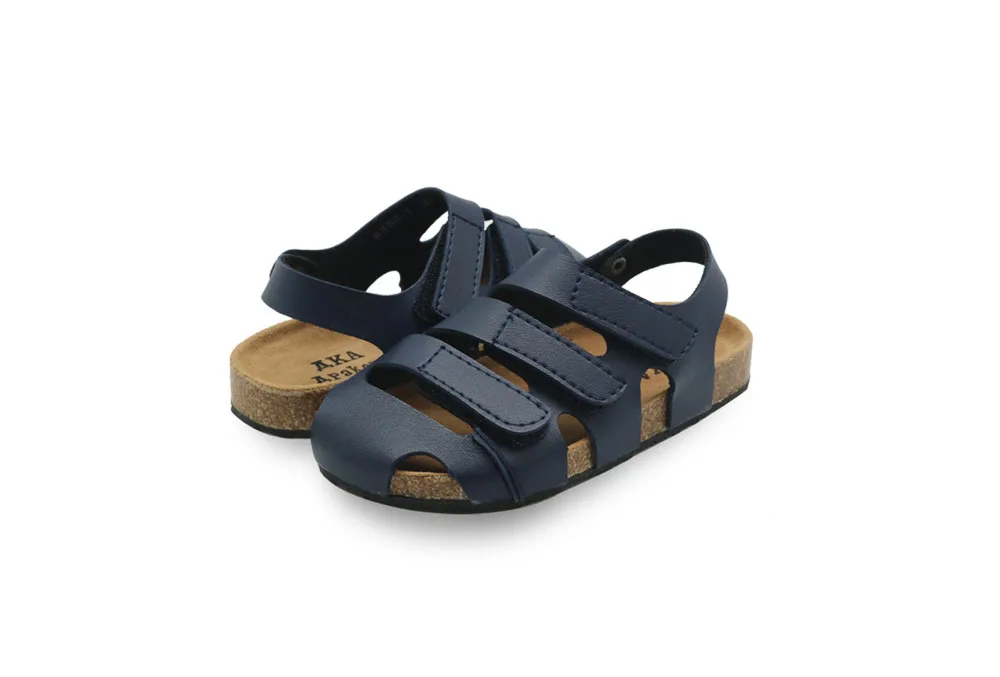 Apakowa/летние пробковые сандалии для мальчиков, детская модная пляжная обувь на плоской подошве с закрытым носком, повседневные сандалии-гладиаторы для малышей, Новинка