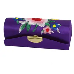 Женская помада с цветочной вышивкой фиолетового цвета