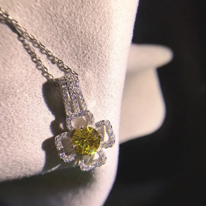 

Free shipping High quality S925 Silver Exotic Clovers Pendants Necklace for Female Paragraph Small Luxury Pendant Necklace P2004