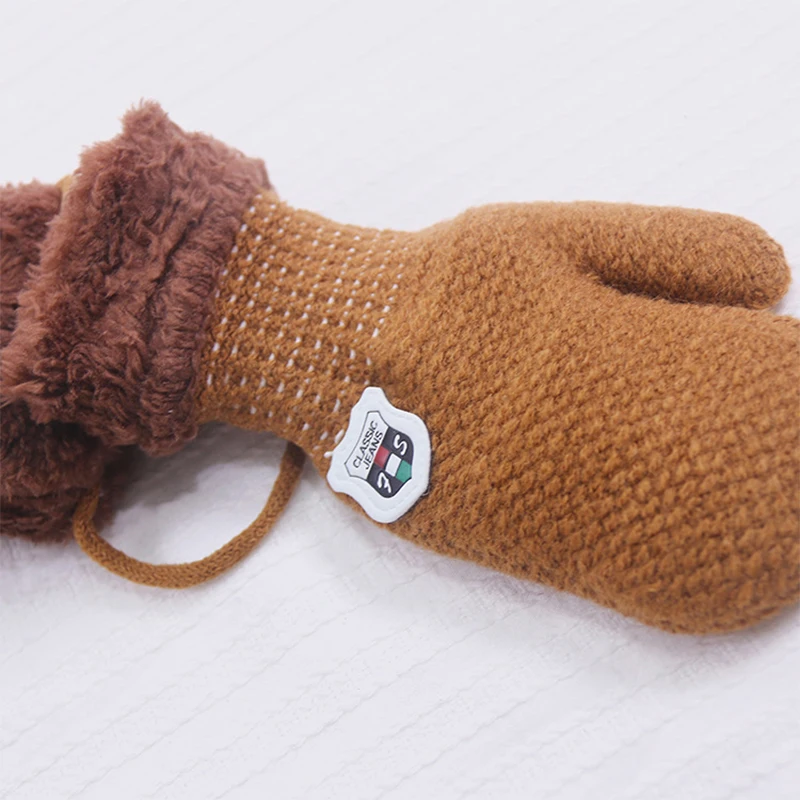 REAKIDS/Детские однотонные зимние и осенние перчатки для малышей; теплые вязаные перчатки на веревочке для детей ясельного возраста