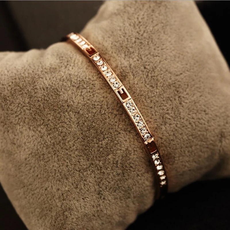 

Rose Gold Bracelet Hand For Women Fashion Super CZ Crystal bracelet High Quality Female Personality Jewelry Wholesale Bracelet