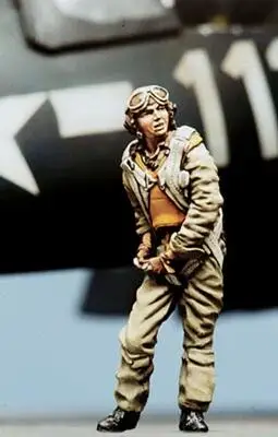 

1/35 Resin Kits WWII American Pilot Not assembled Uncolored