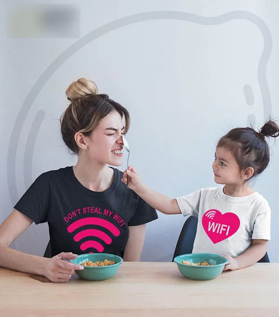 Новая модная одежда «Мама и я» семейная футболка Одинаковая одежда для мамы и дочки хлопковая одинаковая футболка с надписью «Love wifi» для всей семьи