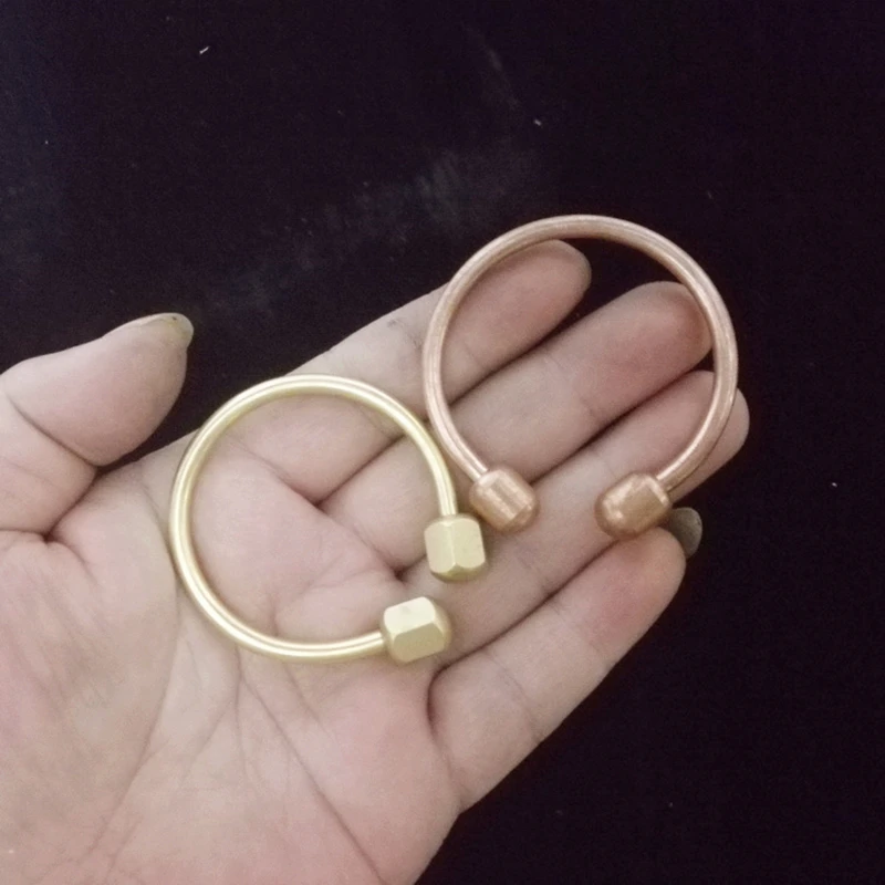 

Уличный портативный брелок ручной работы в стиле ретро латунные оригинальные креативные фиолетовые медные бусины простой EDC брелок пряжка для ключей от автомобиля Высокое качество