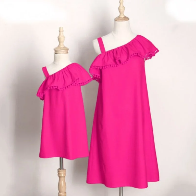 

Mama Mother Daughter Dresses Off Shoulder Double Ruffles Women Kids Child Outfits Mom and Daughter Dress Family Look Clothing