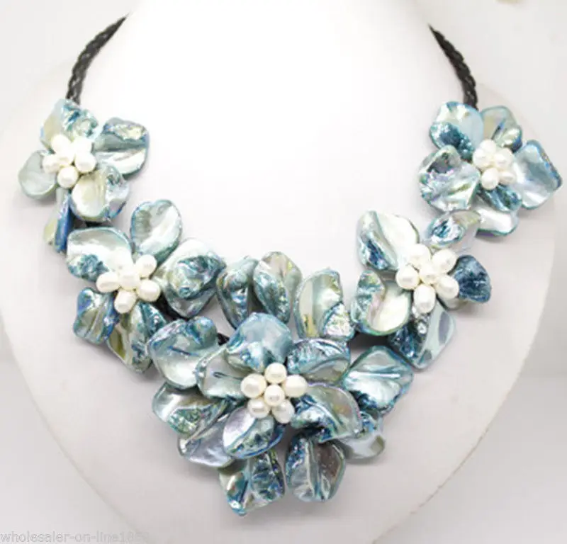 

FREE SHIPPINGPretty Blue pearl & shell mother of pearl 5 flower pendant necklace 18
