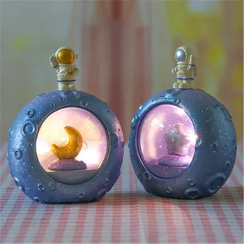 

Nordic Carry The Dream Cosmonaut Spaceman Resin Craftwork Star Light Creative Children Bedroom Bedside Cartoon Ornaments X1680