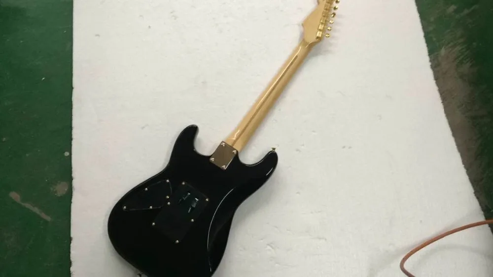 Wholesale New Arrival STR Electric Guitar Nude Woman On Body 150401