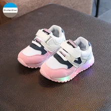 Новая Осенняя светящаяся обувь для маленьких мальчиков и девочек спортивная обувь для младенцев от 1 до 5 лет светящаяся Повседневная Мягкая Обувь для новорожденных