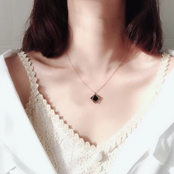 

YUN RUO 2018 Rose Gold Color Simple Rhombus Pendant Necklace Fashion Titanium Steel Woman Jewelry Prevent Fade & Allergic Drop
