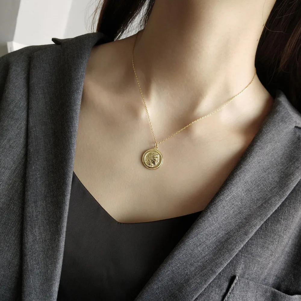 925 Sterling Silver Avatar Human Face Necklace Gold Round Portrait Pendant Necklace Clavicular Chain For Women Coin Jewelry 2019 (1)