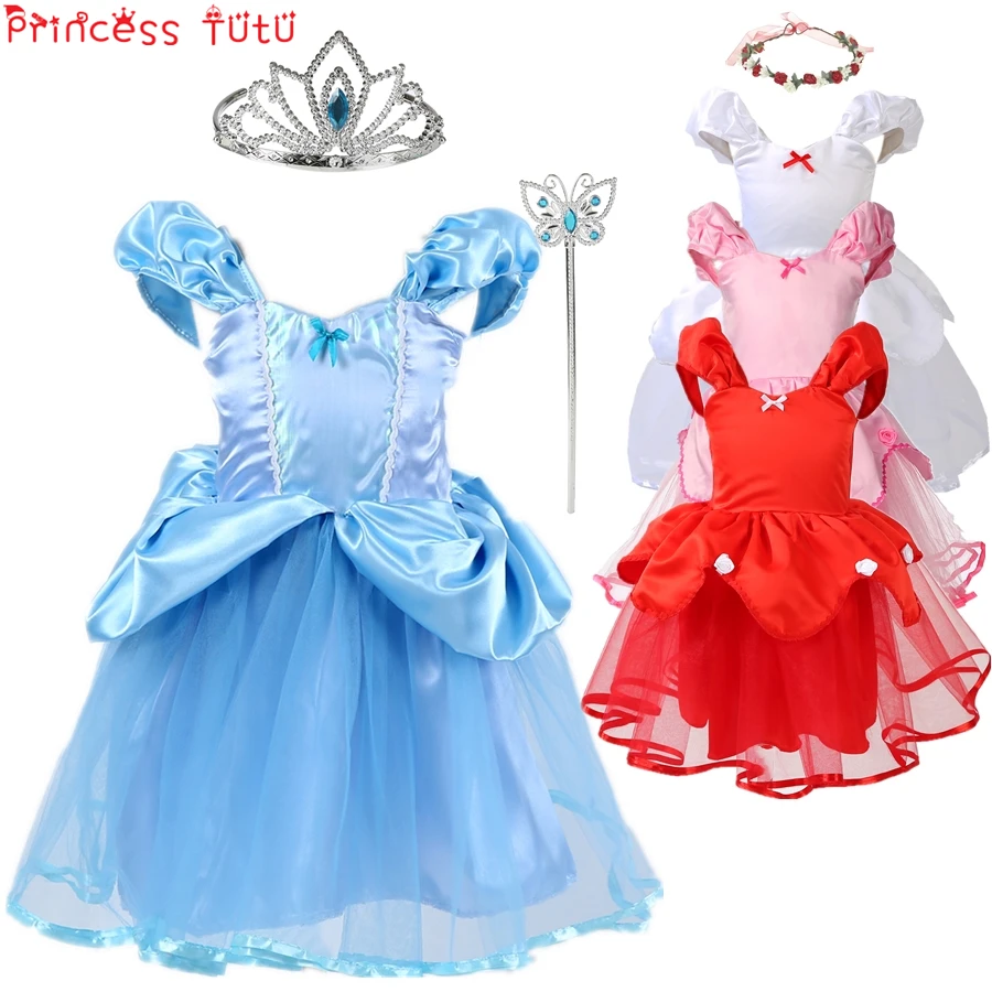 blue dress with pink accessories