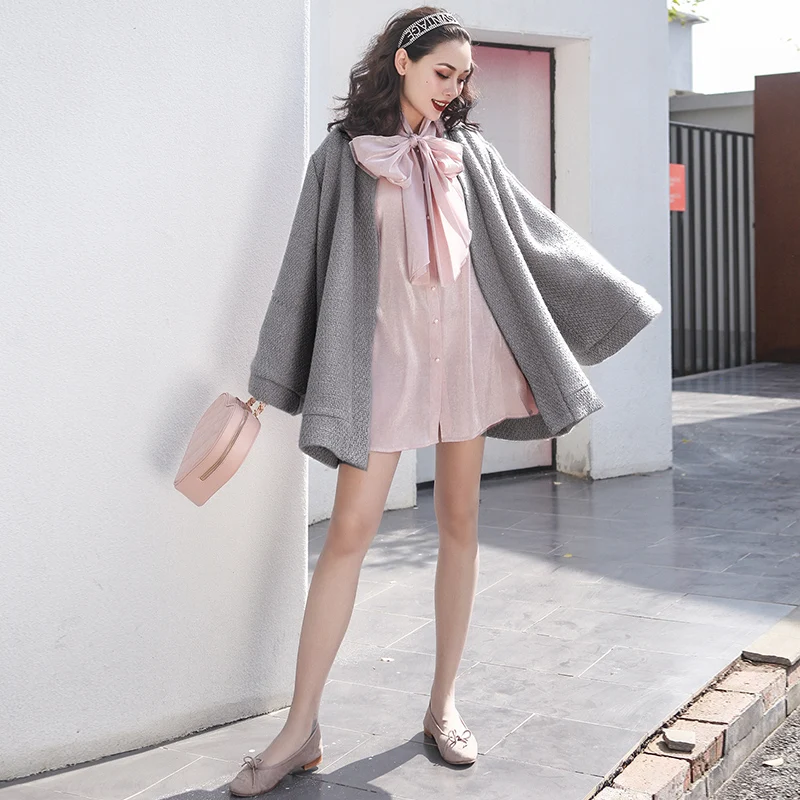 LE PALAIS VINTAGE 2018W Elegant Tweeds Wool Blend Coat Women Batwing Sleeve Oversize Loose Long Coat Classic Adjustable Belt