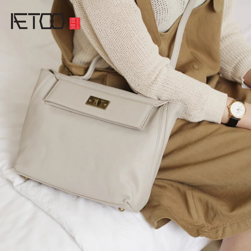 

AETOO Single shoulder commuter bag, large capacity leather crossbody bag, Japanese simple soft leather handbag, briefcase