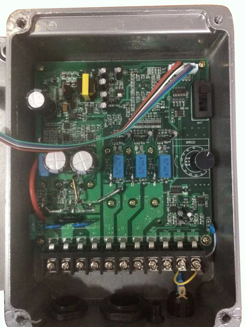4 дюймовый водяной насос на солнечной батарее DC72V 1000 Вт макс. расход 15000л/ч подъем 40