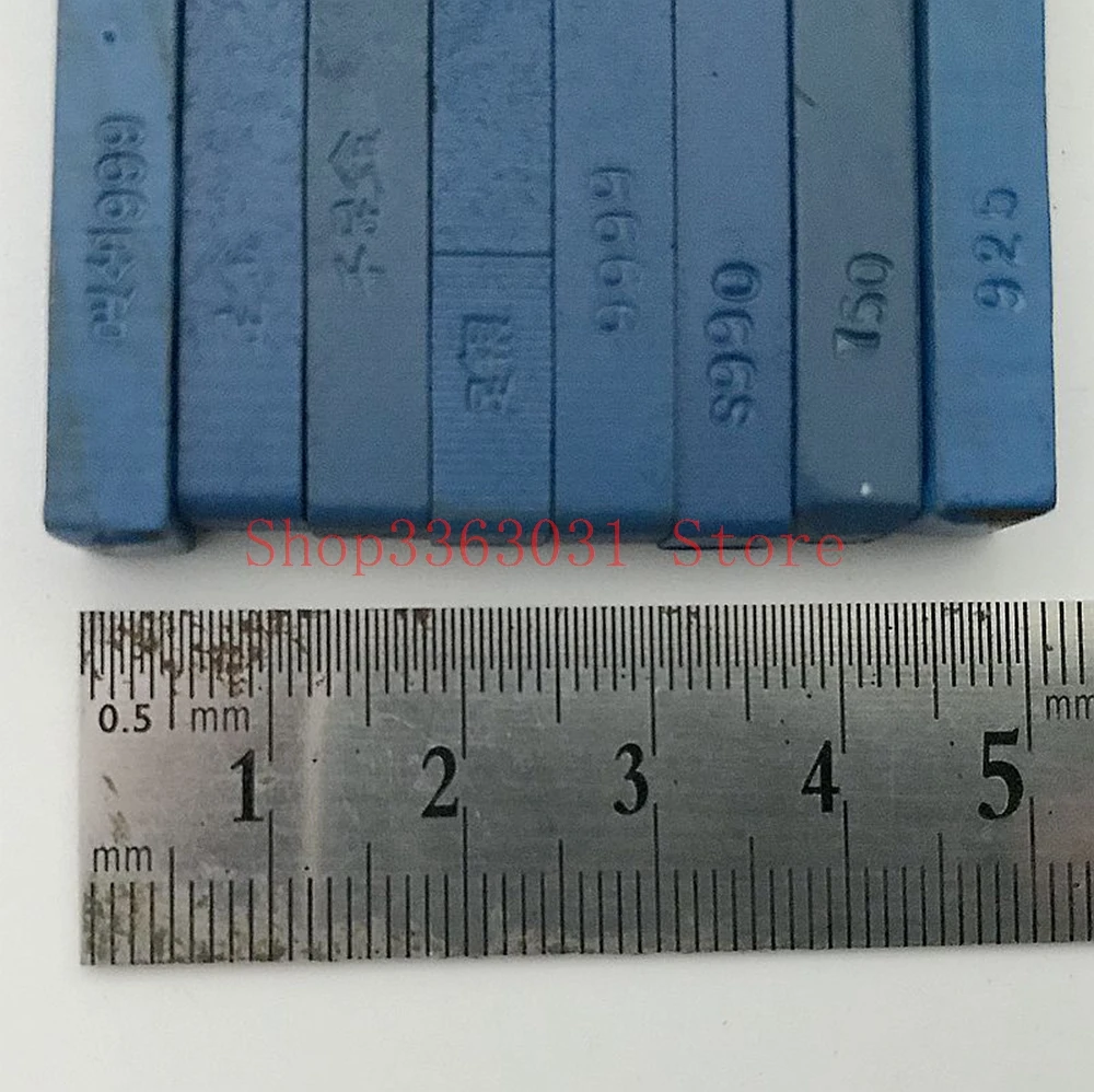 blue handle punch-4