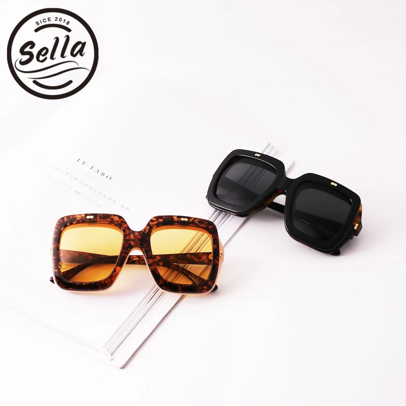 

2018 Sella New Arrival Fashion Kids Sunglasses Brand Designer Trending Square Clamshell Tint/Clear Lens Sun Glasses Baby Eyewear