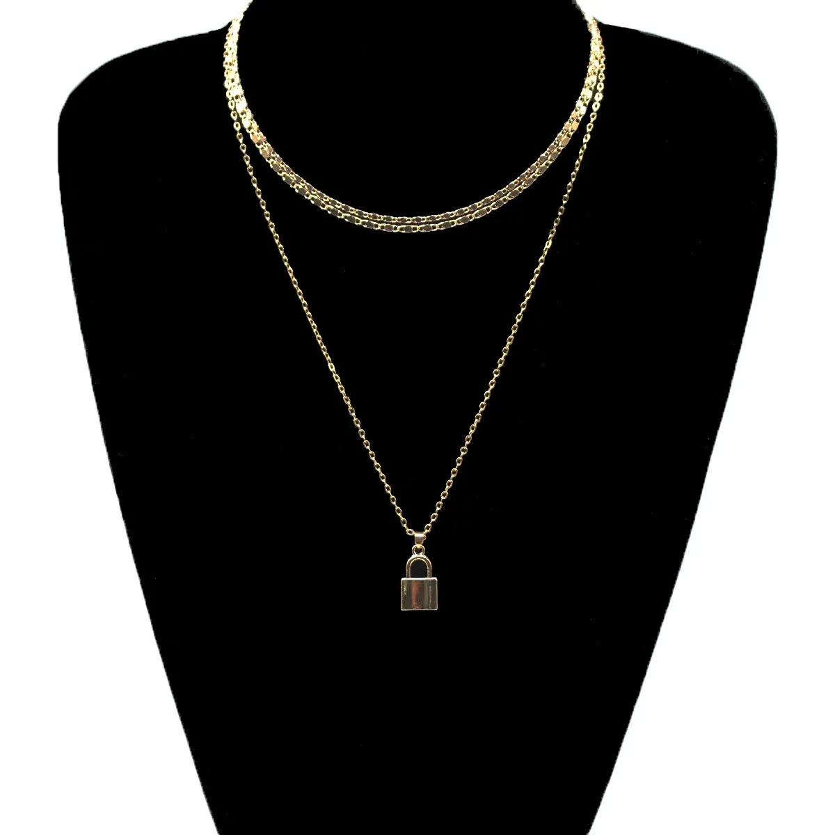 

Retro Exaggerated Multi-layer Collar Lock Necklace Pendant Female Personality Clavicle Chain Necklace Jewelry