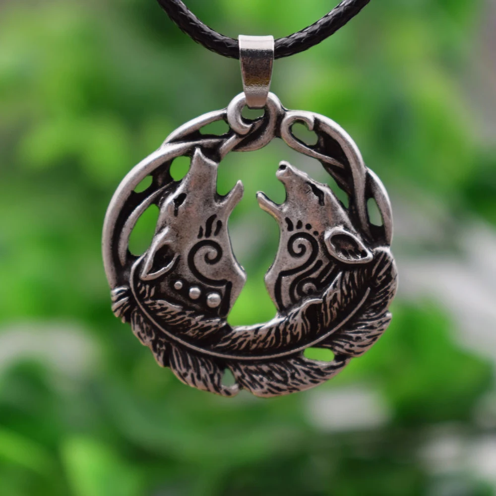 

SanLan 1pcs Valknut Odin Viking Antique Silver Wolf Couple Pendant celtico Necklace Norse Vintage