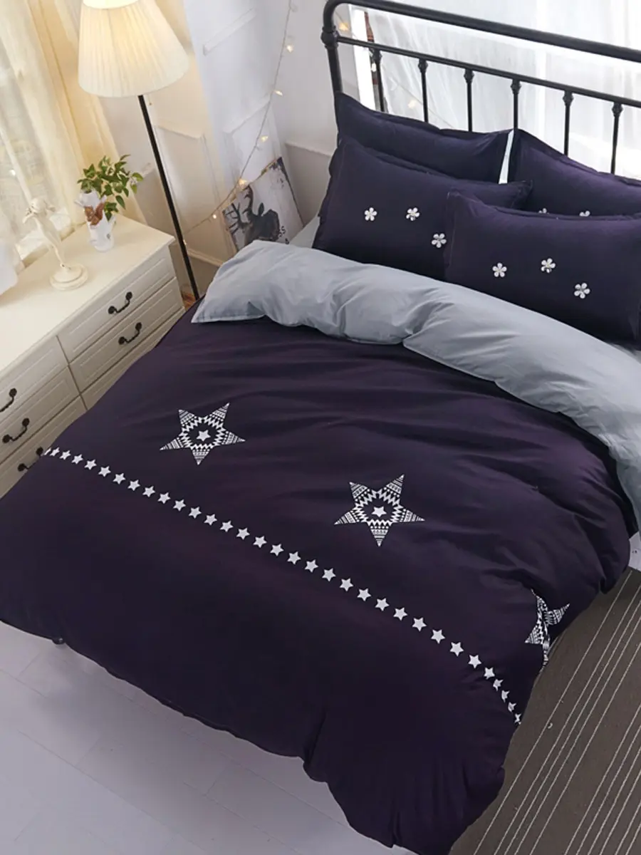 

4 Pcs Duvet Cover Set Modern Style Luxury Floral Pattern Bed Set