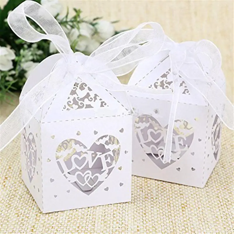 

50pcs Love Heart Laser Cutting Wedding Candy Box Wedding Gifts For Guests Wedding Favors And Gifts Party Decorations