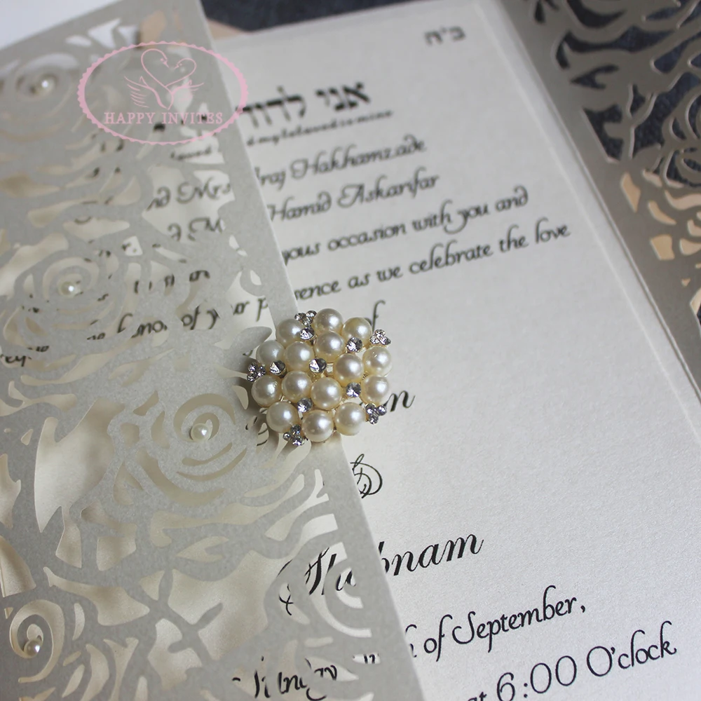 HI3044-10 Personalized Pearl White Laser Cut  Wedding Invitation Card with Pearl Brooch and Envelope Made in China