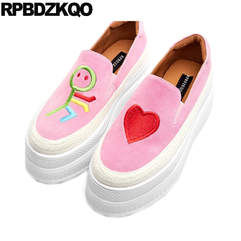 

Cartoon Embroidery Women Pink Suede Heart Muffin Elevator Platform Hemp Wedge Chinese Embroidered Shoes Creepers Slip On Kawaii