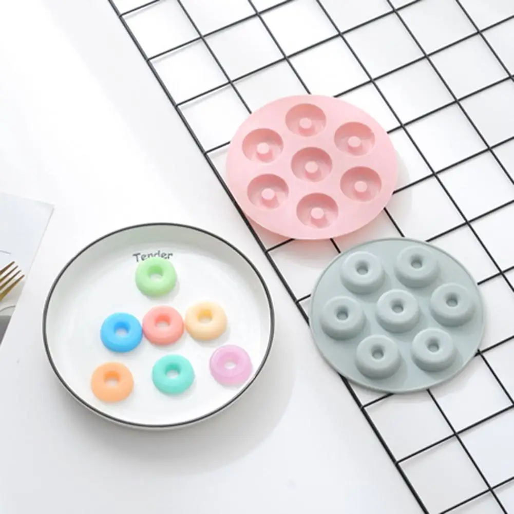 

Cake Decorating Tools 7-section Doughnut Mold Silicone Cake DIY Dessert Biscuit Candy Mold Resistant Non-stick Baking Gadget