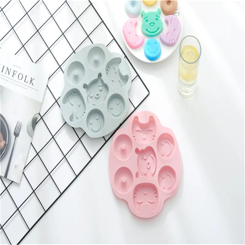 

artoon emoticon Doughnut Panda Shaped chocolat cookies mold Fondant cake decorating tools 7 holes silicone mold for jelly candy
