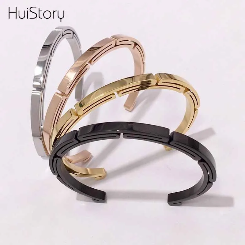 

HUISTORY Great Wall Pattern Hollow Cuff Bracelets Four Color Bangles for Men Women Simple Classic Stainless Steel Male Jewelry