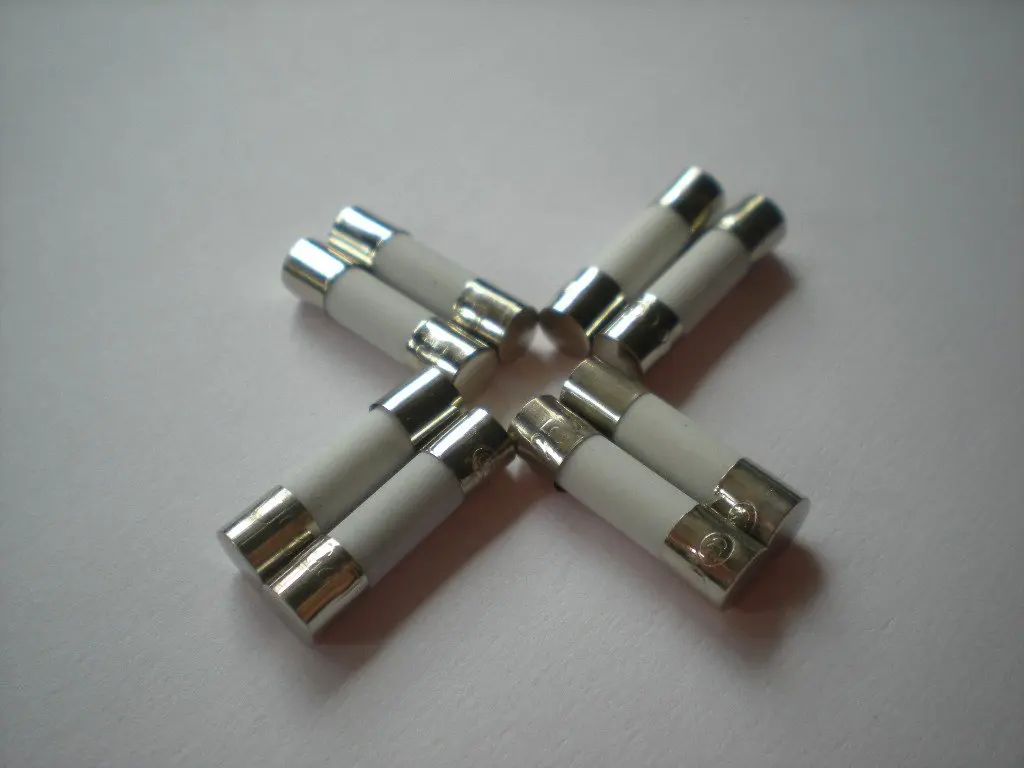 Fast Blow Ceramic Fuses 5a 250v 5mm X 20mm 500 Pcs Per Lot Hot Sale