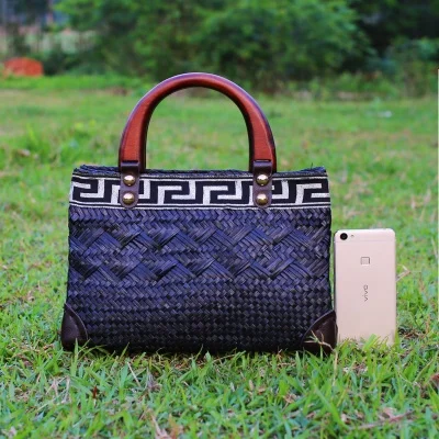 

Pure natural seaweed bag original Chinese hand-woven package Thai version of retro wood handle hand-held holiday bag package