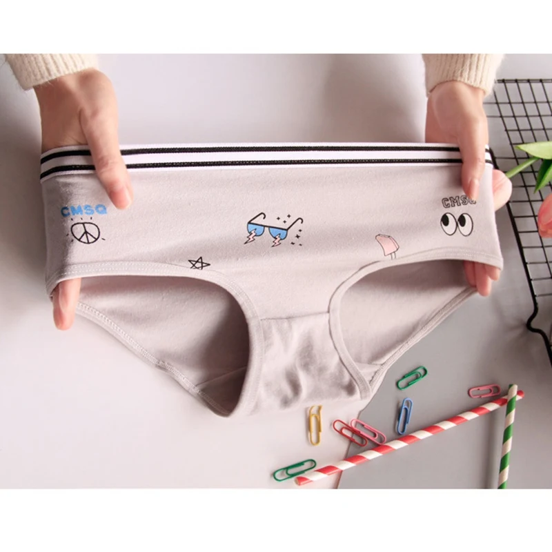 Women Cute Cartoon Print Mid Waist Panties Sexy Fashion Cotton Comfortable Briefs Underwear High Quality Women Panties 2019 Hot