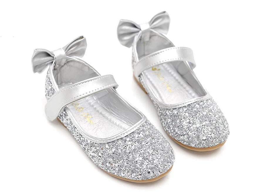IYEAL/детская обувь из искусственной кожи; блестящая золотистая обувь для маленьких девочек с бантом; вечерние туфли принцессы с серебряными цветами; мягкая обувь на плоской подошве для малышей