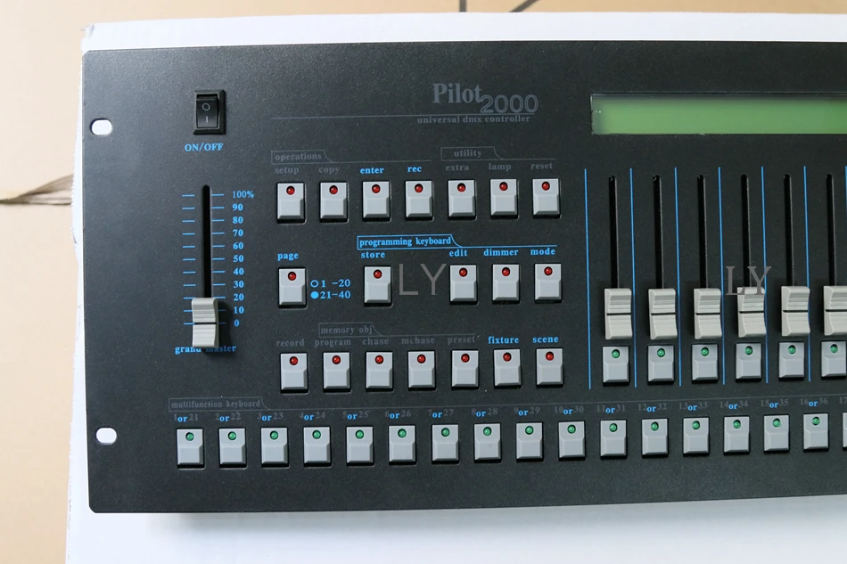Контроллер DMX Pilot 2000 для сценического освещения подвижного бесплатная