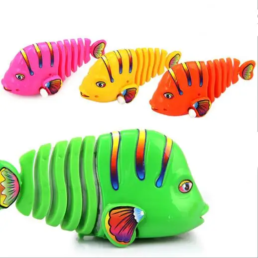 Plastic Mini Coloful Swing Fish Wind Up Clockwork Toy for Kids Play