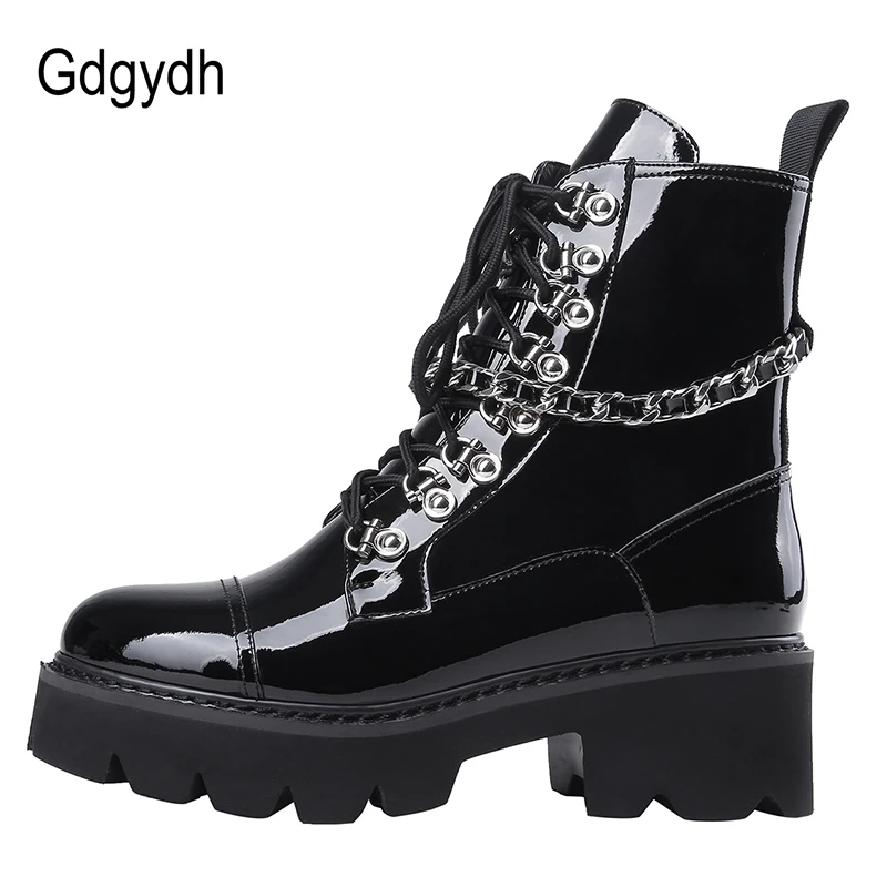 Gdgydh/женские ботильоны из лакированной кожи; обувь на среднем каблуке со шнуровкой; Черная Армейская Обувь в готическом стиле; сезон осень; пикантная обувь высокого качества с цепочкой
