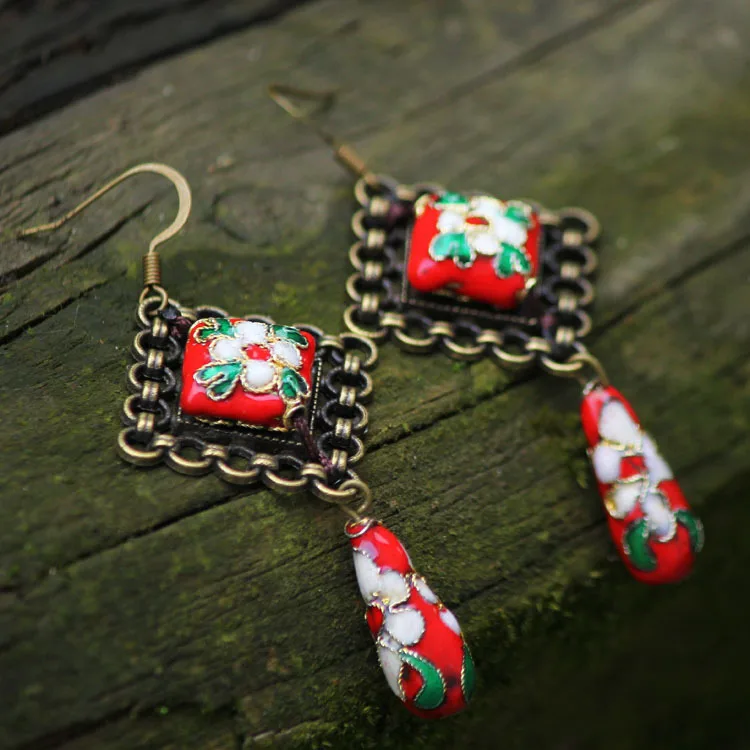 

FREE SHIPPING Original Vintage Red and Green Cloisonne Dangle Earrings Archaic Chinese Rhyme Pendulous Earrings Ethnic Jewelry