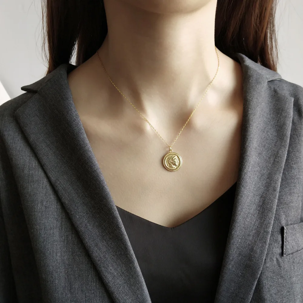 925 Sterling Silver Avatar Human Face Necklace Gold Round Portrait Pendant Necklace Clavicular Chain For Women Coin Jewelry 2019 (3)