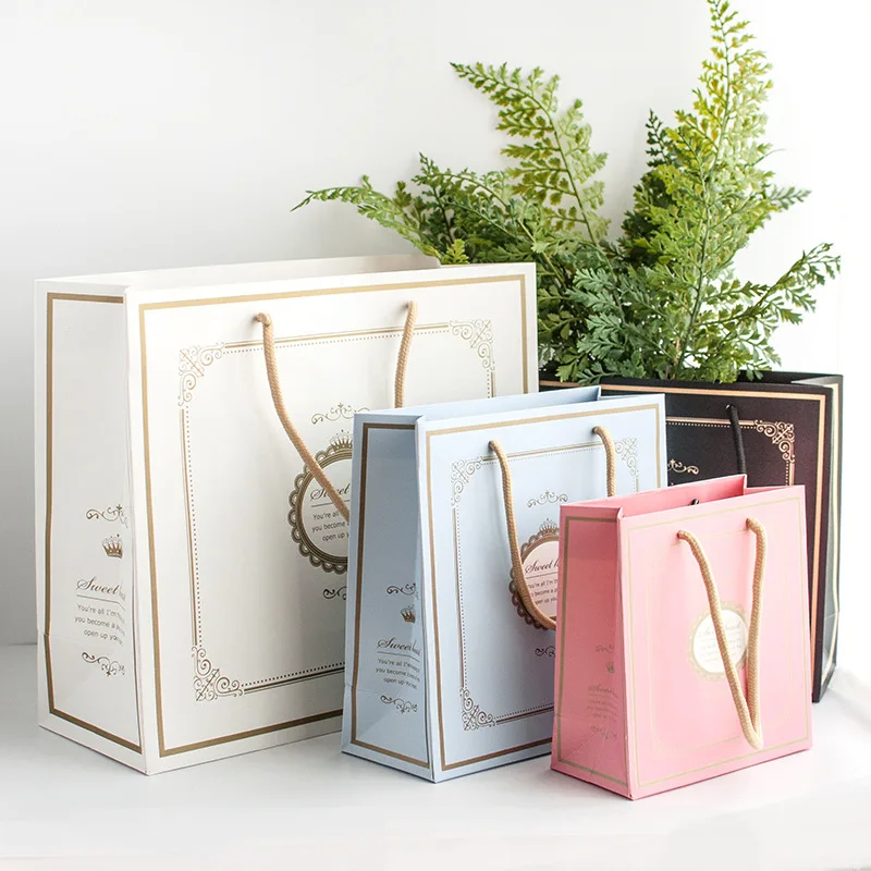 

Present Box For Clothes Books Packaging Paper Box Bags English Print Kraft Paper Gift Bag for Wedding Party Decoration