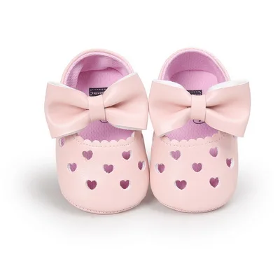 Обувь для маленьких девочек; милые Нескользящие Детские ботиночки для начинающих ходить; нескользящая обувь для новорожденных - Цвет: pink hollow