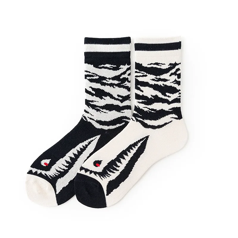 

New spring and summer casual retro trend shark cotton socks Street skateboard hip hop striped sports socks mens socks Crew