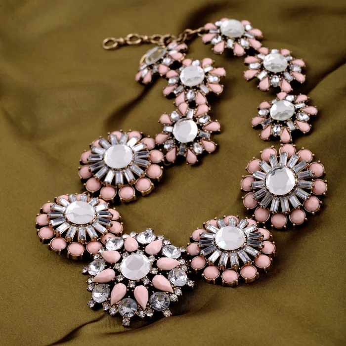 

2019 Newest Chic Factory Statement Jewelry Elegant Joyeria Resin Glass Alloy Big Pink Flowers Necklaces For Women Gifts In Box