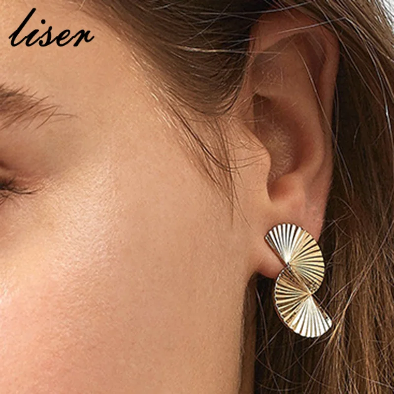 

New Design Gold Small Stud Earrings Female Simple Coin Minimalist Twisted Earrings Bridal Wedding Bridal Wedding Jewelry