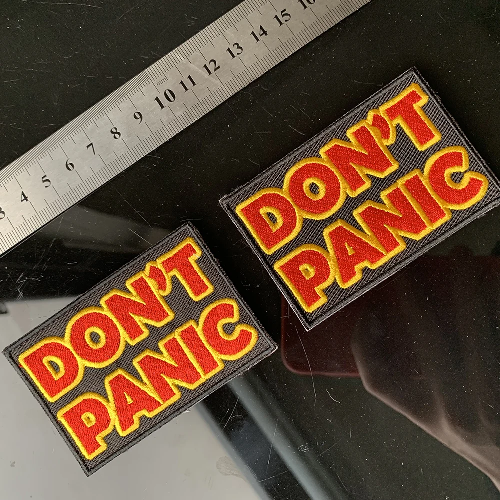 Надпись DONT PANIC вышитый значок патч Железный на футболке украшения отделка шитье DIY легкое платье из шифона